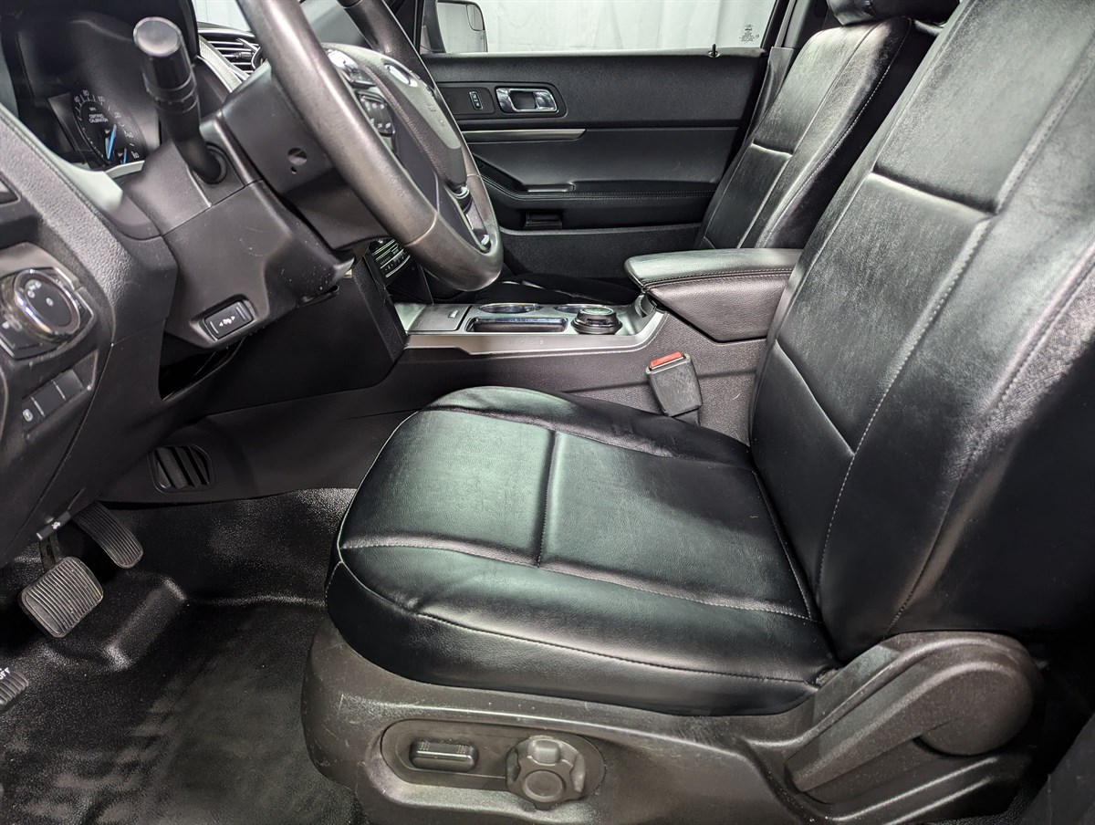 2018 Ford Explorer photo 3