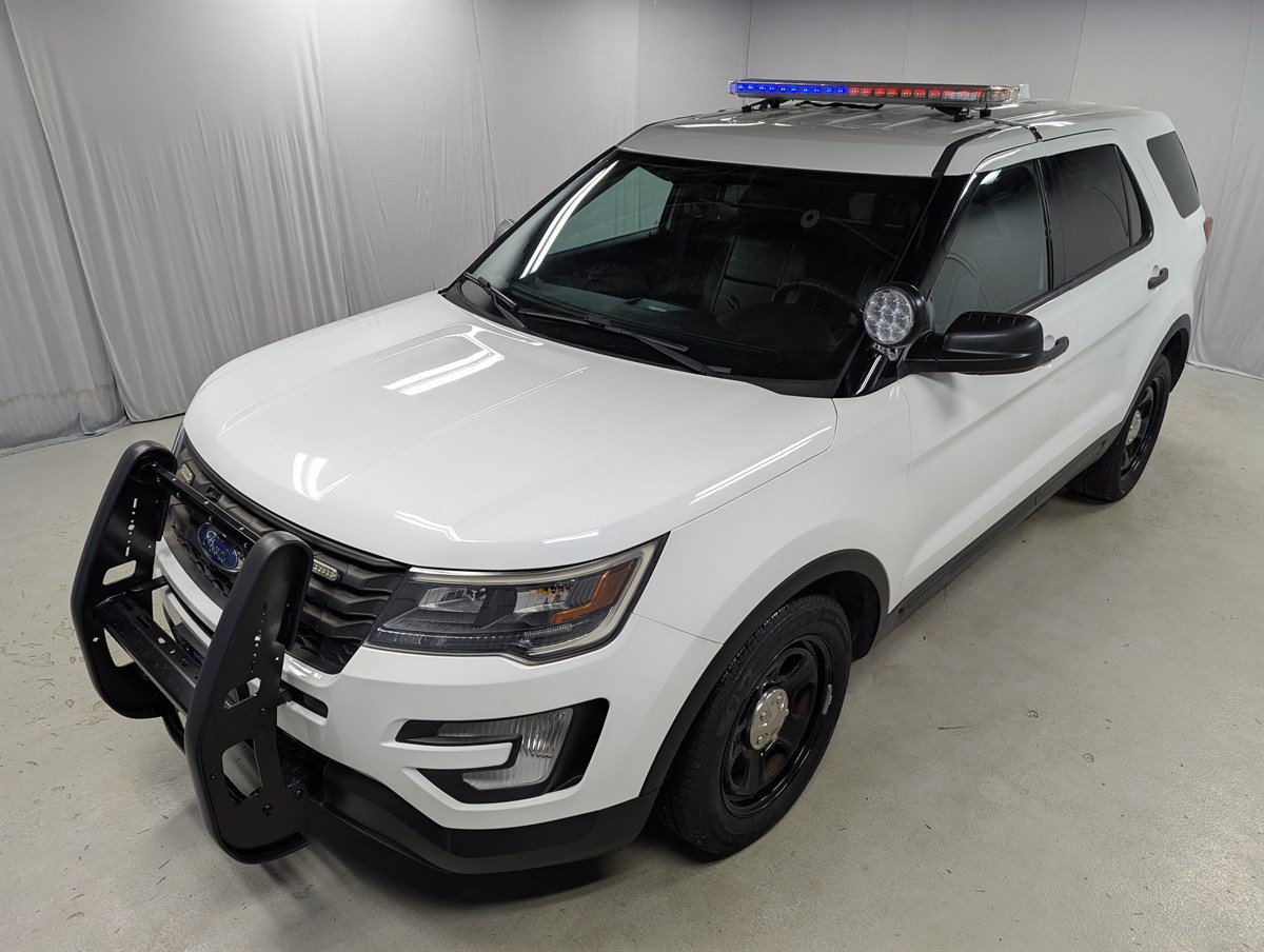 2017 Ford Explorer photo 2