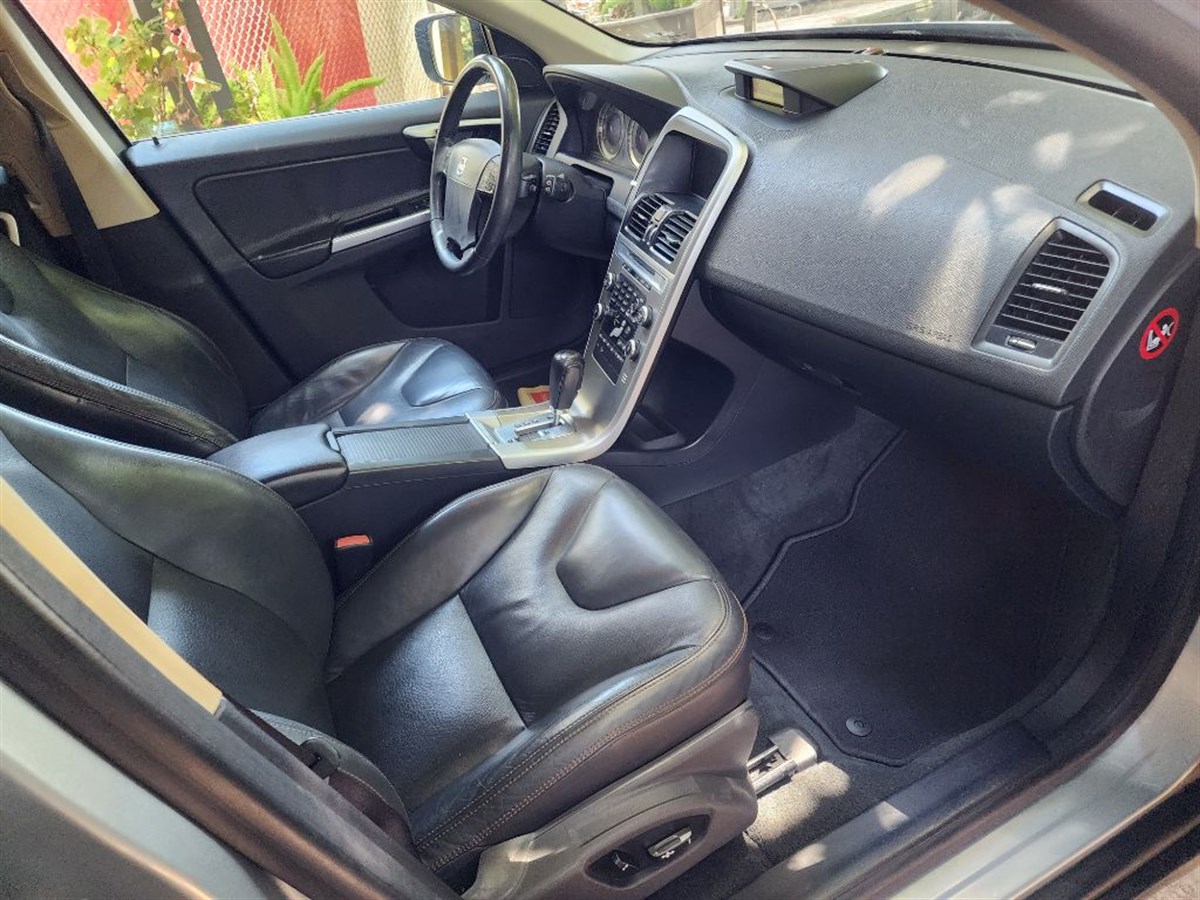 2010 Volvo XC60 T6 photo 21
