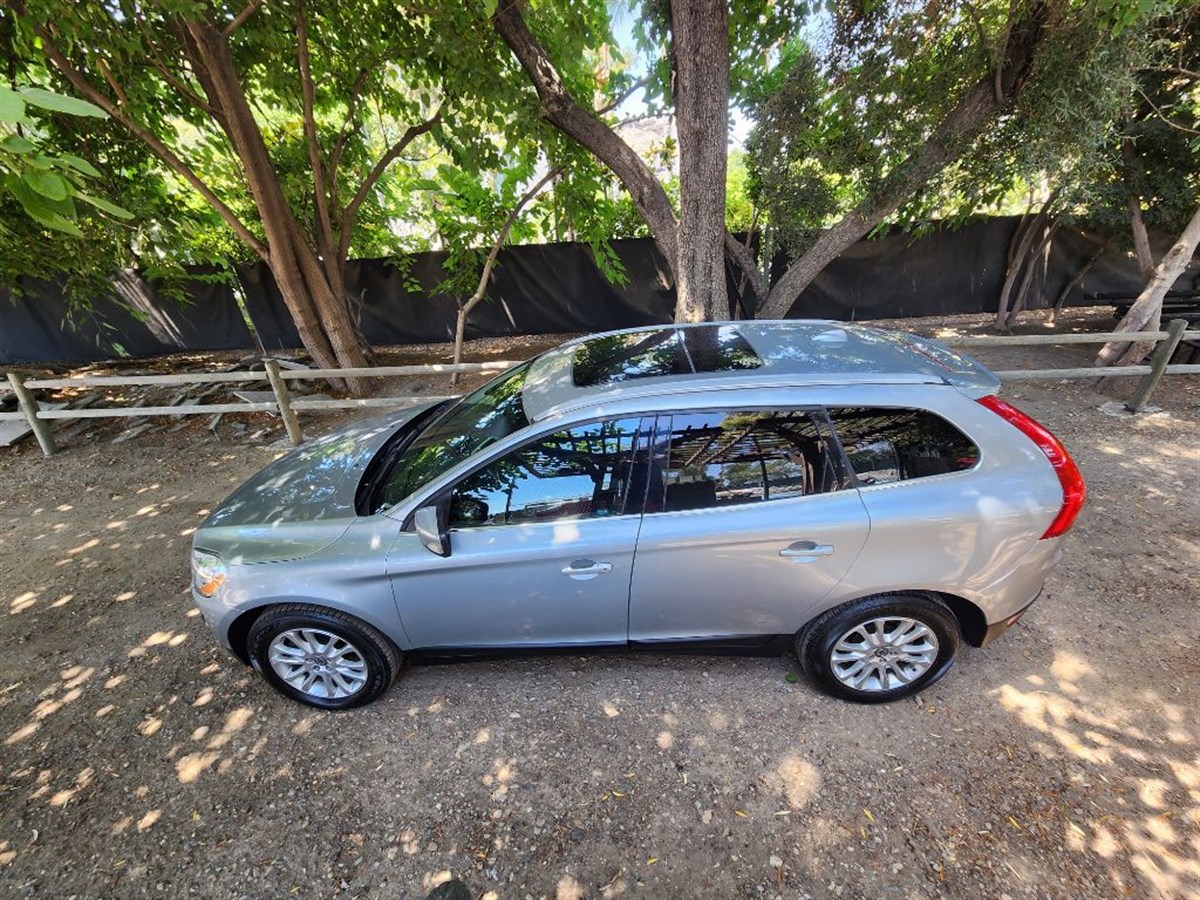 2010 Volvo XC60 T6 photo 3