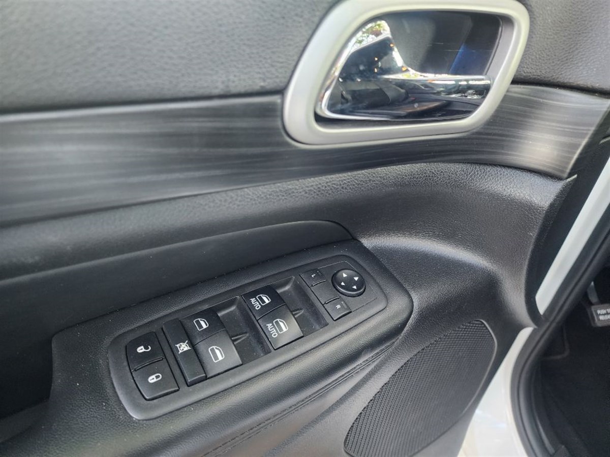 2019 Jeep Grand Cherokee Altitude photo 8