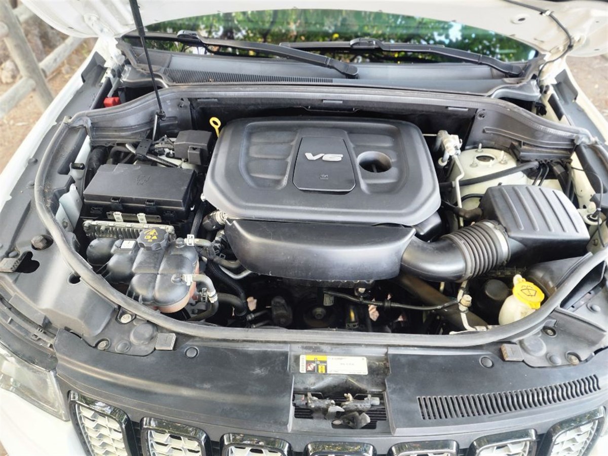 2019 Jeep Grand Cherokee Altitude photo 29