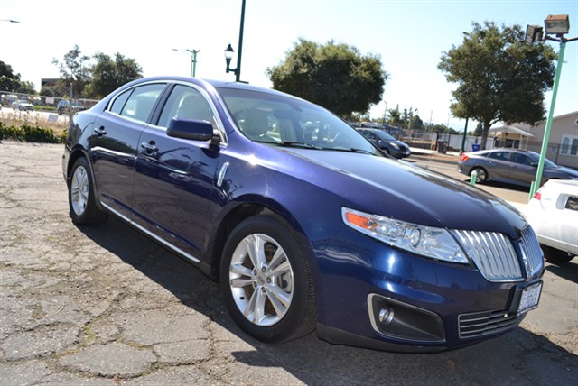 2011 Lincoln MKS Base's photo