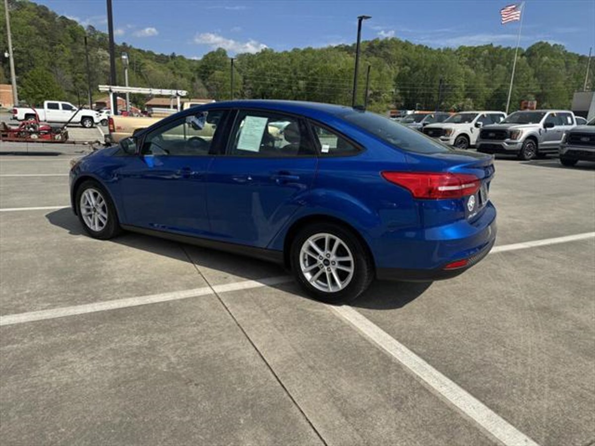 2018 Ford Focus SE photo 3