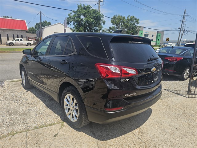 2018 Chevrolet Equinox LS - Photo 10
