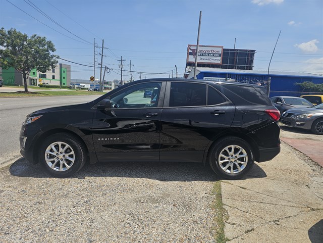 2018 Chevrolet Equinox LS - Photo 11