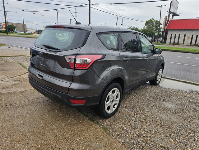 2017 Ford Escape S - Photo 9