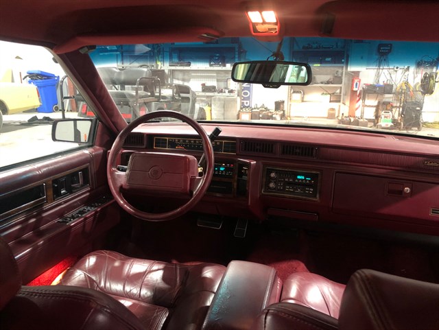 Cadillac DeVille VI 1985 - 1993 Sedan :: OUTSTANDING CARS