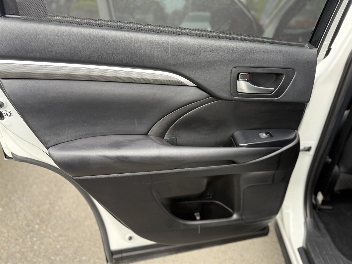 2019 Toyota Highlander SE photo 22