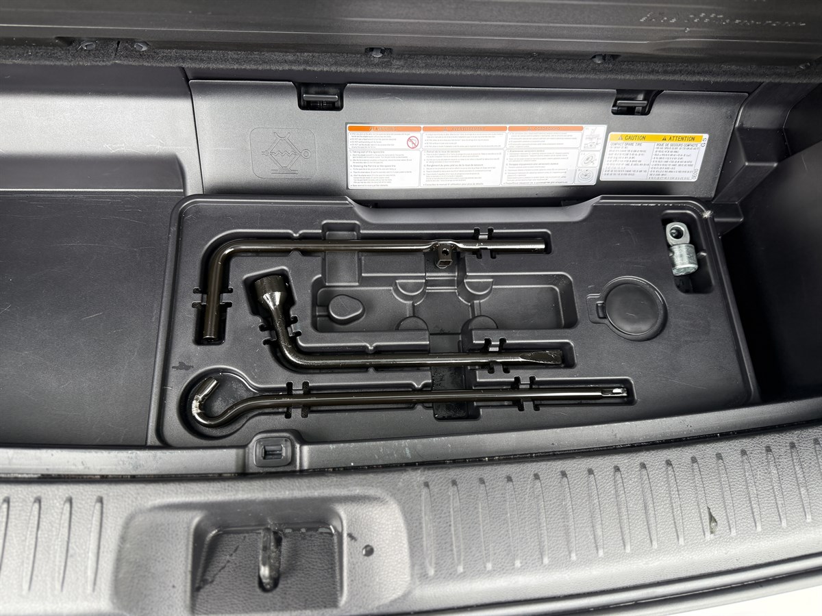 2019 Toyota Highlander SE photo 26