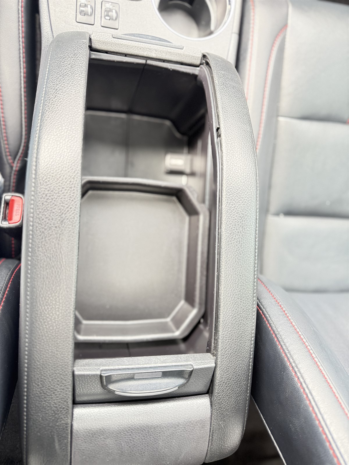2019 Toyota Highlander SE photo 34