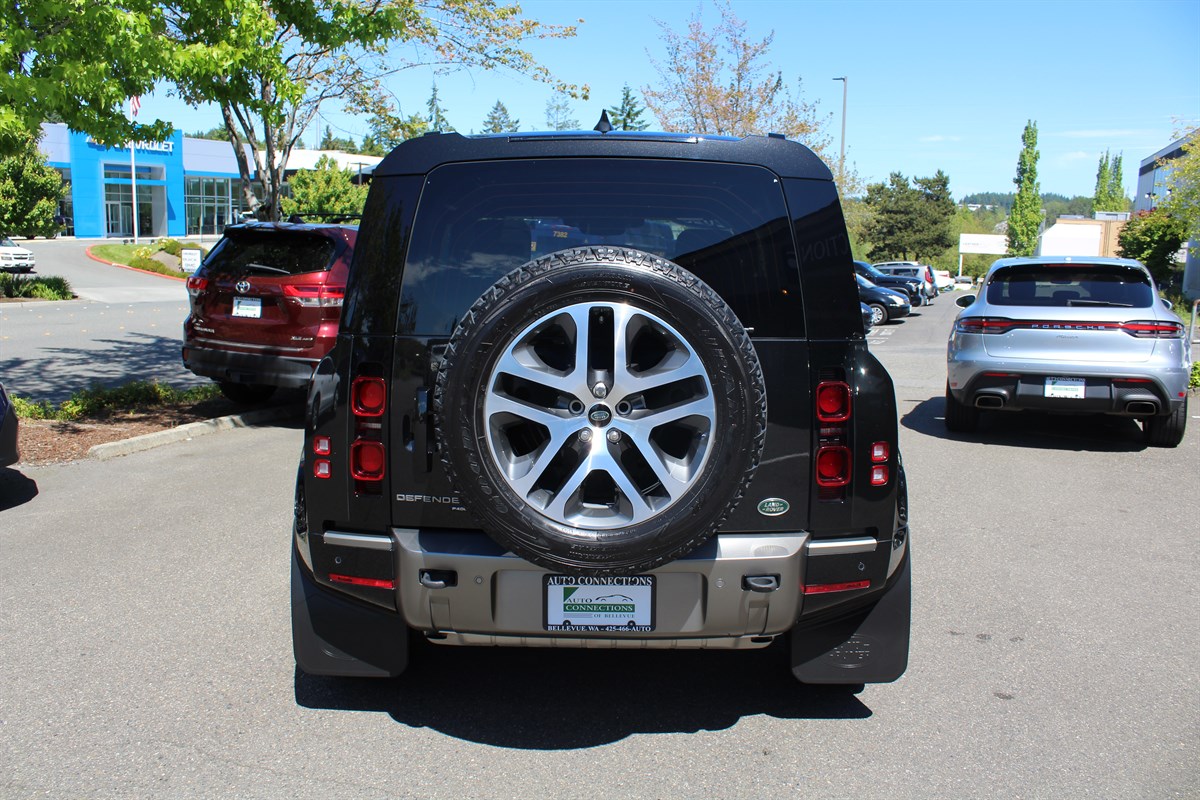 2023 Land Rover Defender 90 X-Dynamic SE photo 4