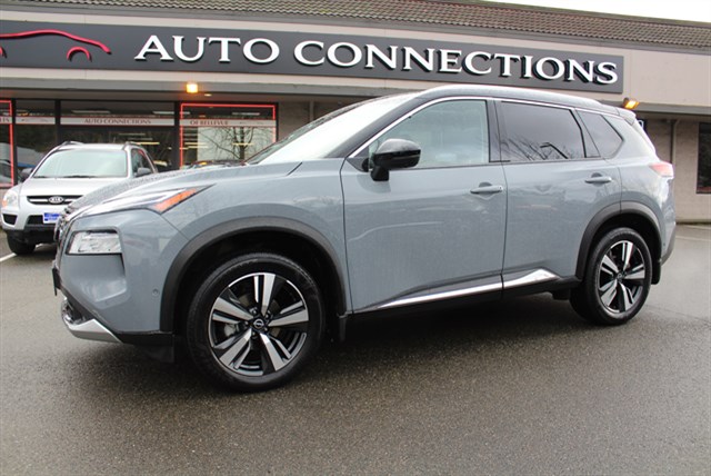 2022 Nissan Rogue Platinum's photo