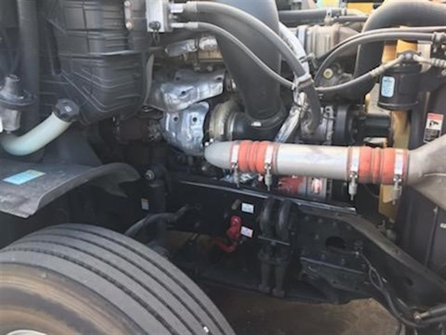 Freightliner Cascadia photo 7