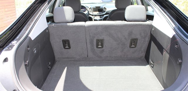 Chevrolet Volt photo 8