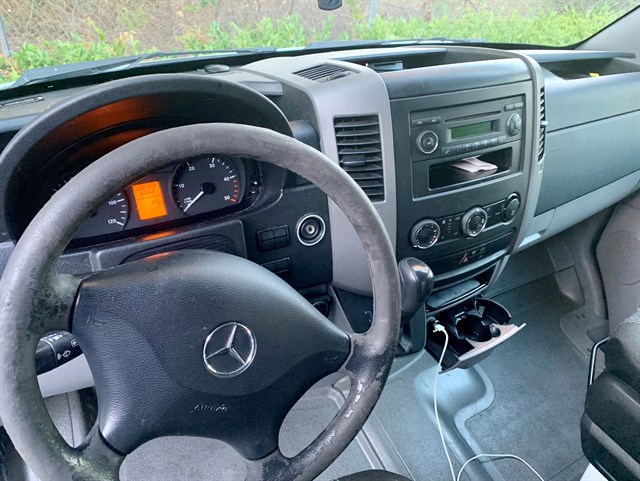 Mercedes-Benz Sprinter photo 8