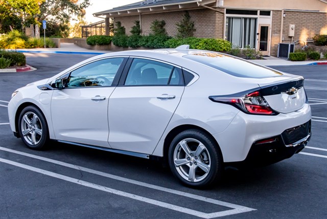 Chevrolet Volt photo 4