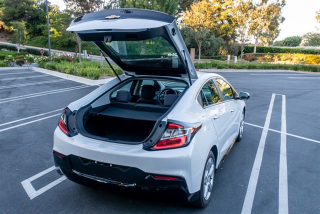 Chevrolet Volt photo 16