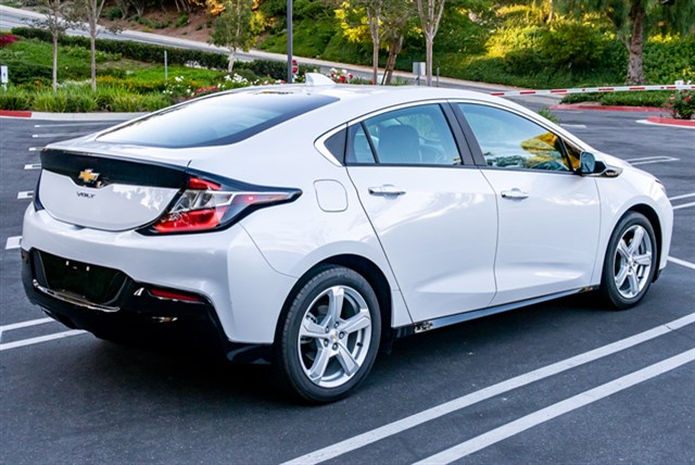 Chevrolet Volt photo 8
