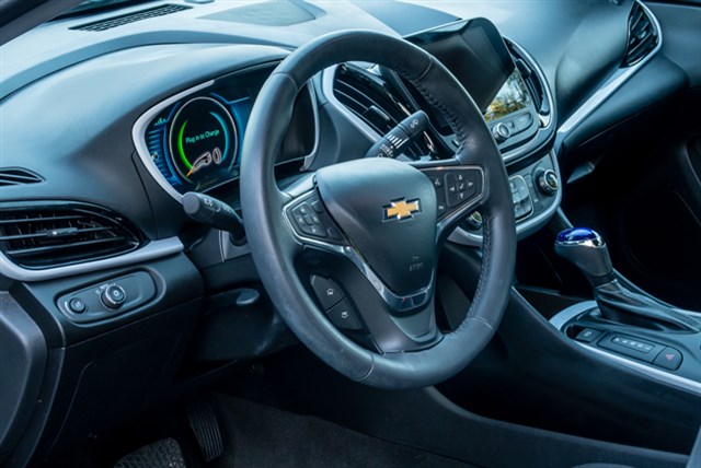 Chevrolet Volt photo 18