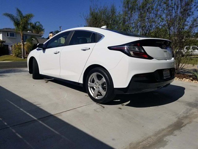 Chevrolet Volt photo 2