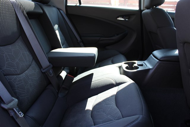Chevrolet Volt photo 14