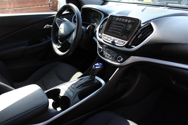 Chevrolet Volt photo 12
