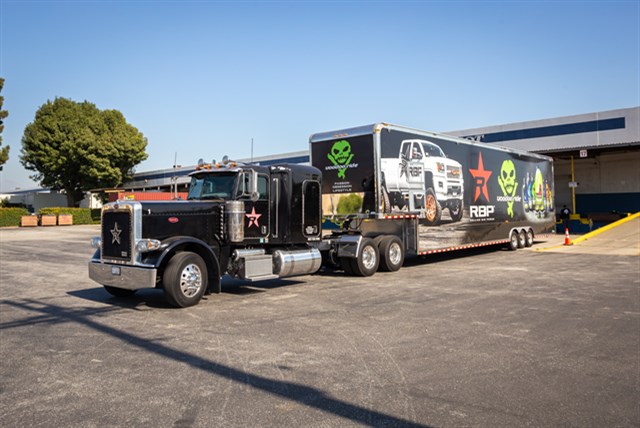 Peterbilt 389 photo 8