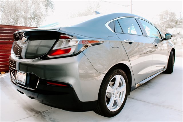 Chevrolet Volt photo 2