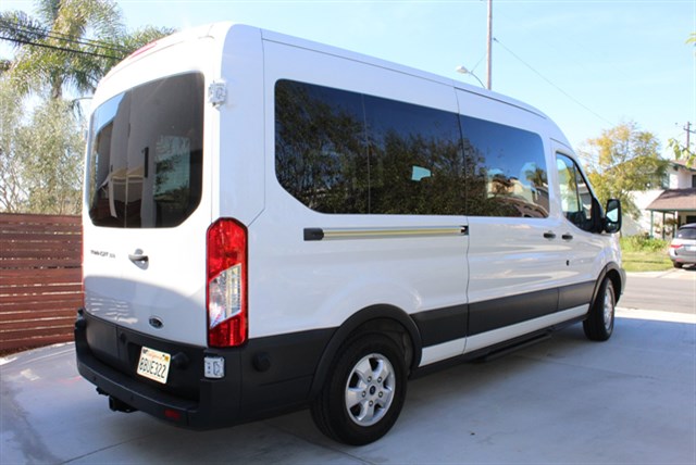 Ford Transit photo 4