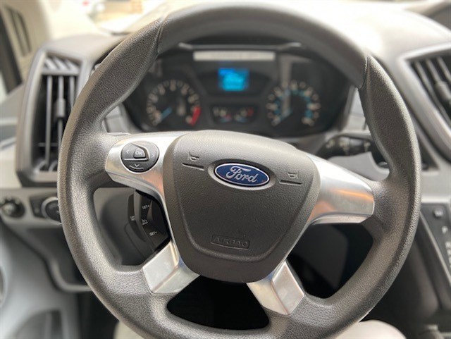 Ford Transit photo 30