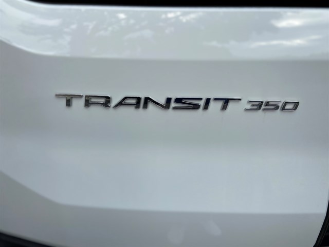 Ford Transit photo 9