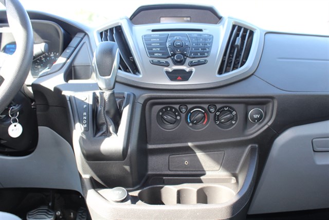 Ford Transit photo 19