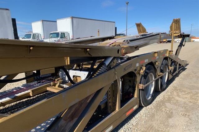 Peterbilt 388 photo 25