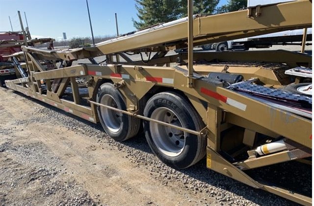 Peterbilt 388 photo 23