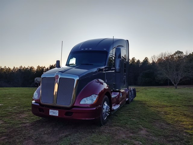 Kenworth T680 photo 2