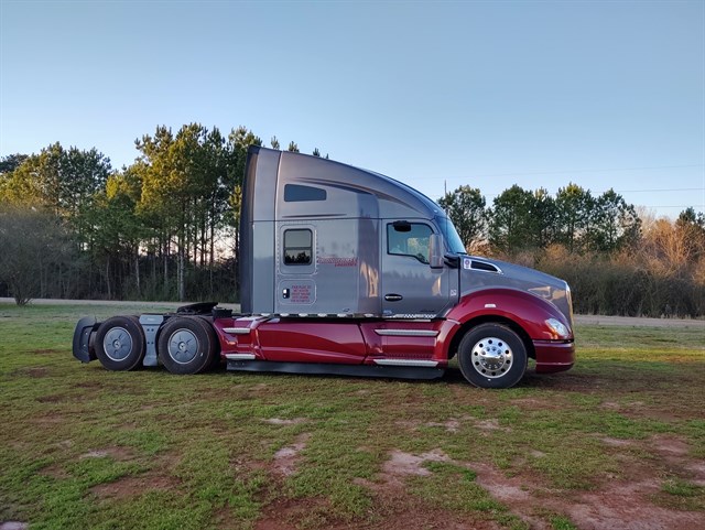 Kenworth T680 photo 4