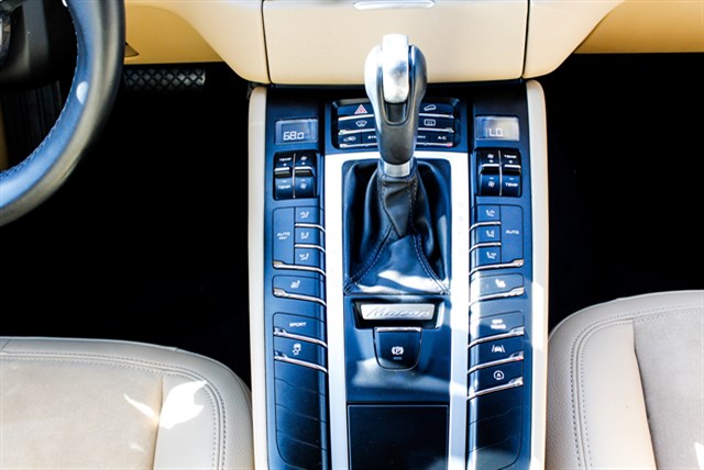 Porsche Macan photo 28