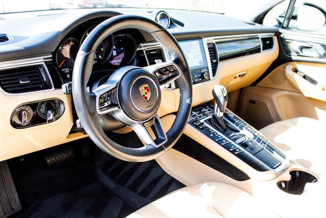 Porsche Macan photo 26
