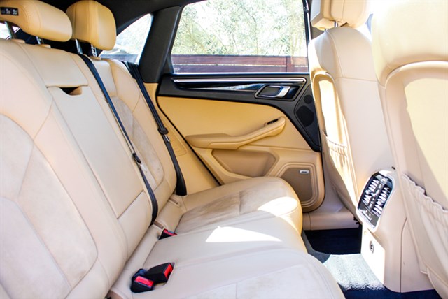 Porsche Macan photo 15