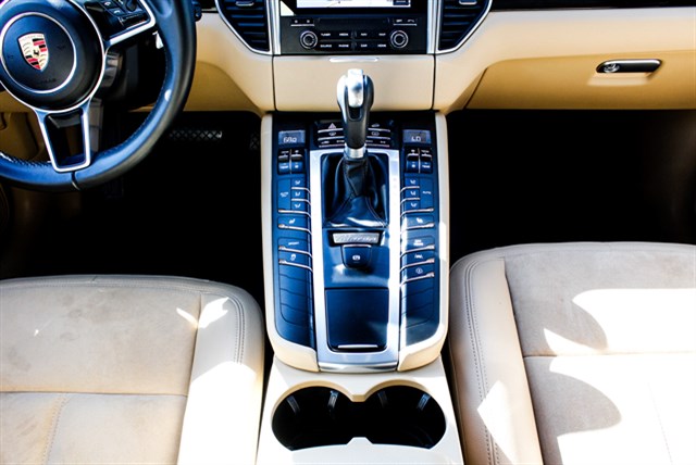 Porsche Macan photo 31