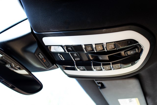 Porsche Macan photo 35