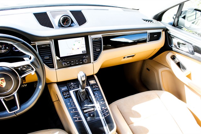 Porsche Macan photo 14
