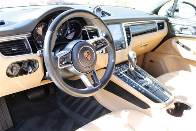 Porsche Macan photo 25