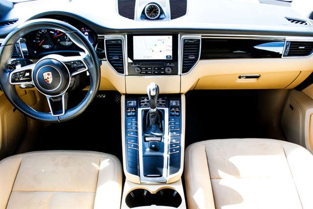 Porsche Macan photo 32