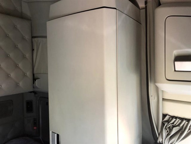 Kenworth T680 photo 4