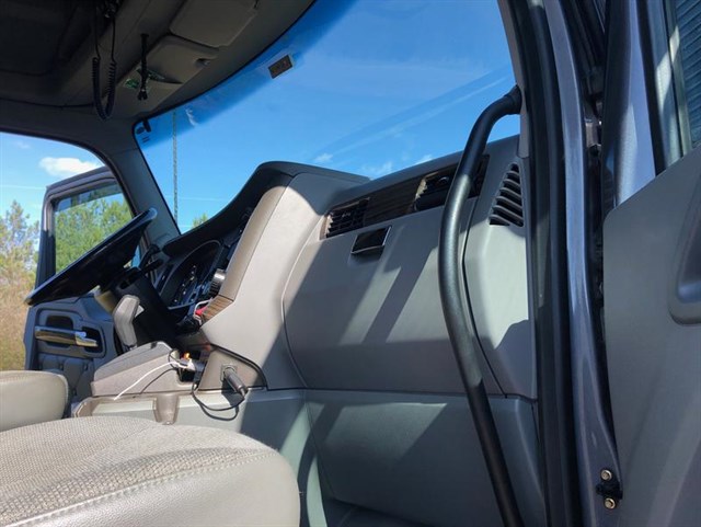Kenworth T680 photo 5