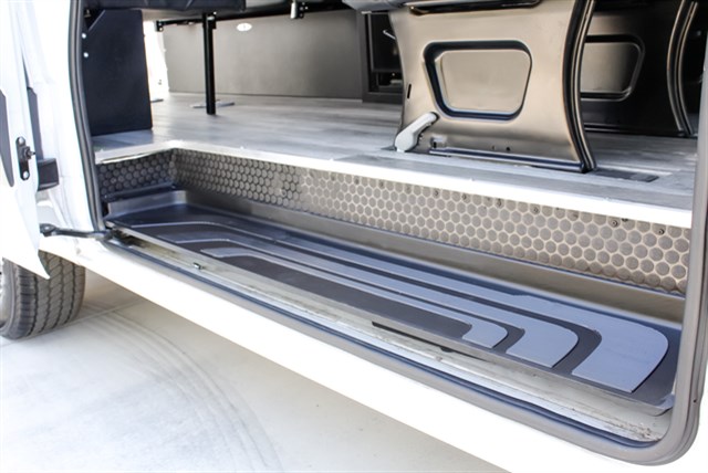 Mercedes-Benz Sprinter photo 11