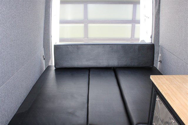 Mercedes-Benz Sprinter photo 26