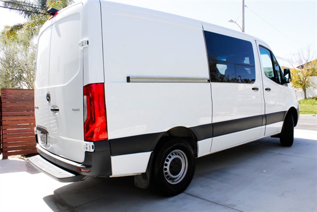 Mercedes-Benz Sprinter photo 6